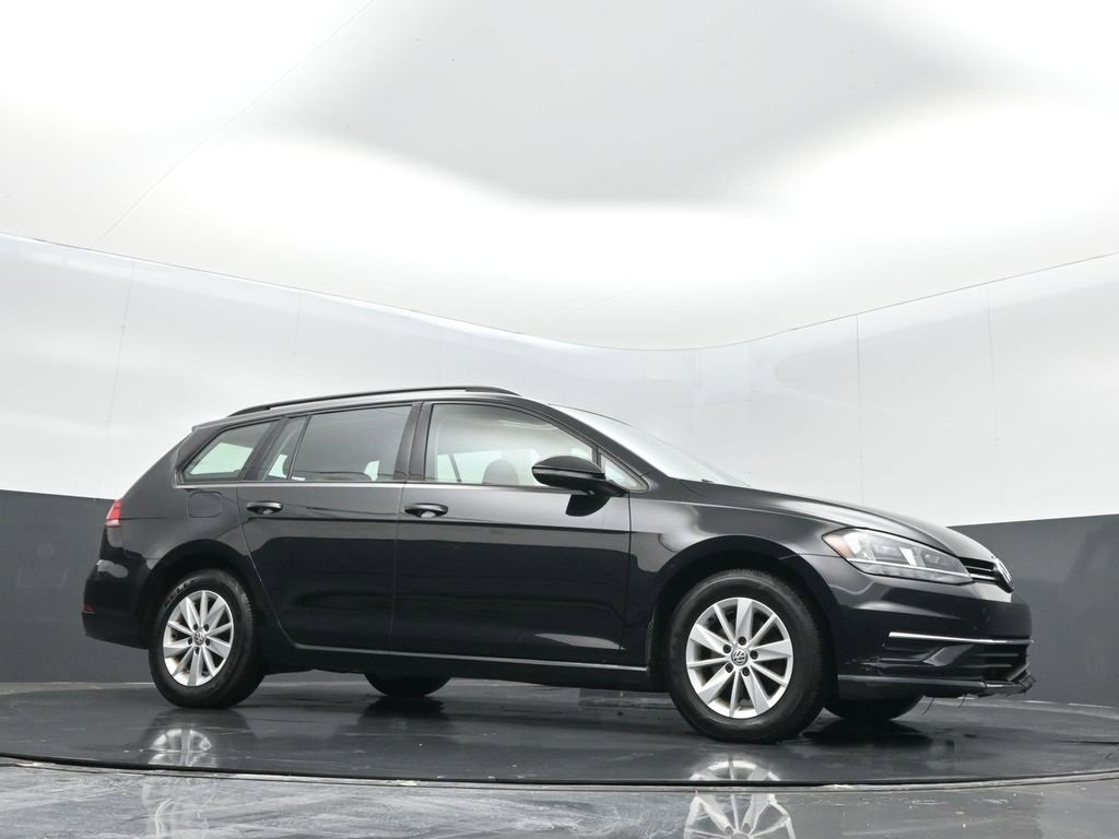 Used 2018 Volkswagen Golf S image 29