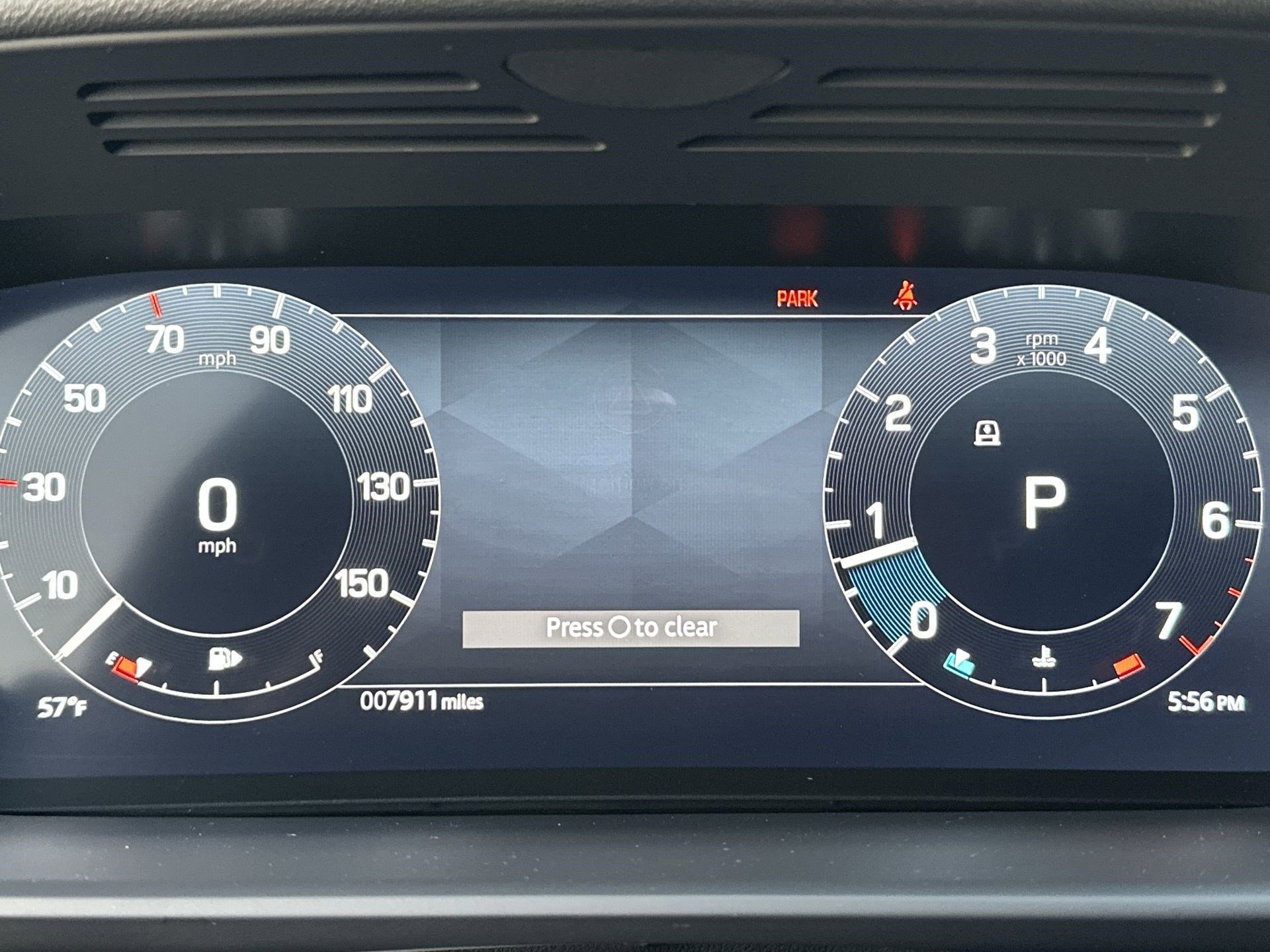 Used 2024 Land Rover Discovery Dynamic SE image 10