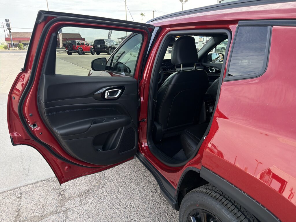New 2026 Jeep Compass Latitude AWD/4WD image 7