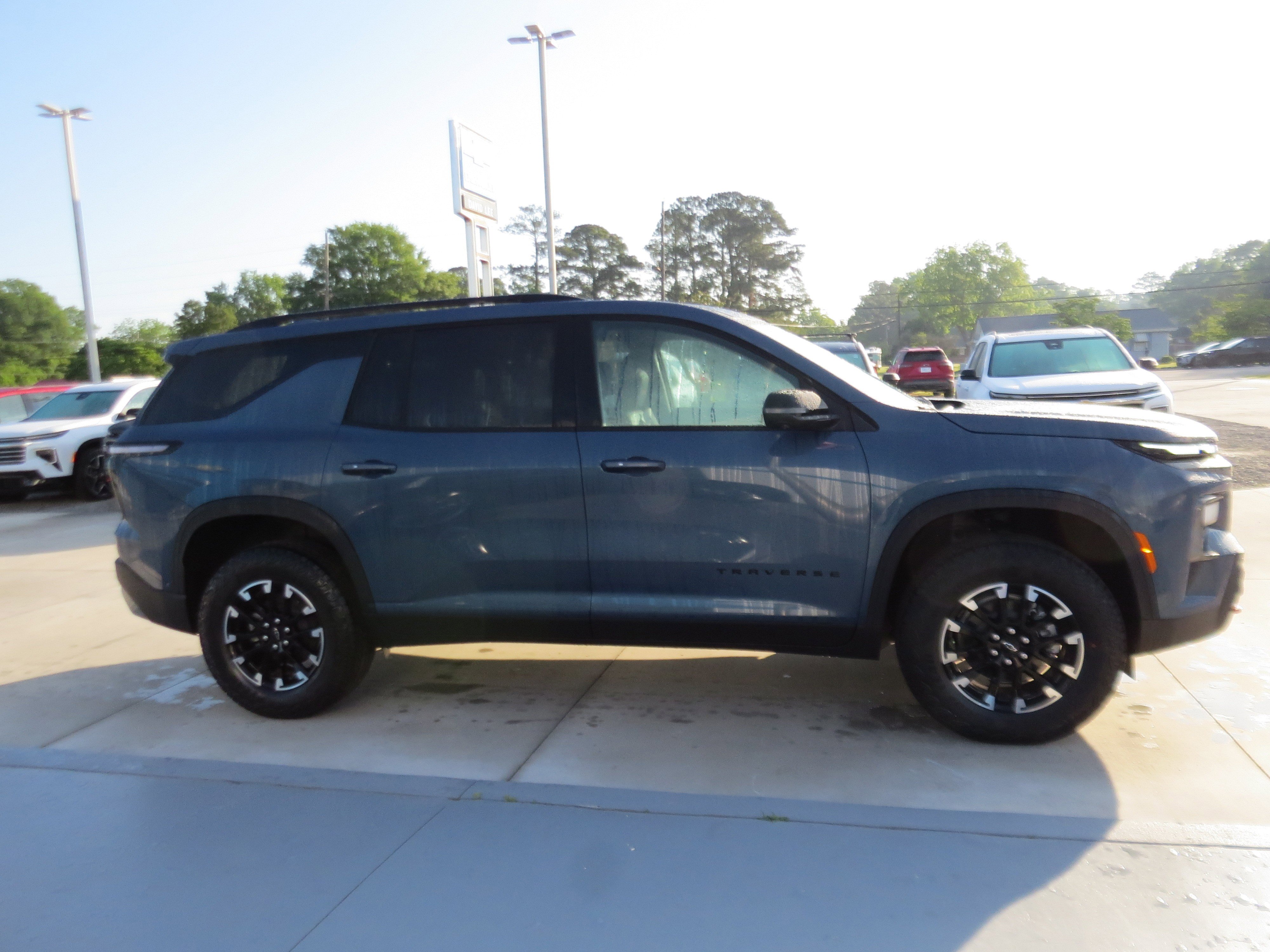 New 2026 Chevrolet Traverse Z71 w/ Enhanced Driving Package AWD/4WD image 5