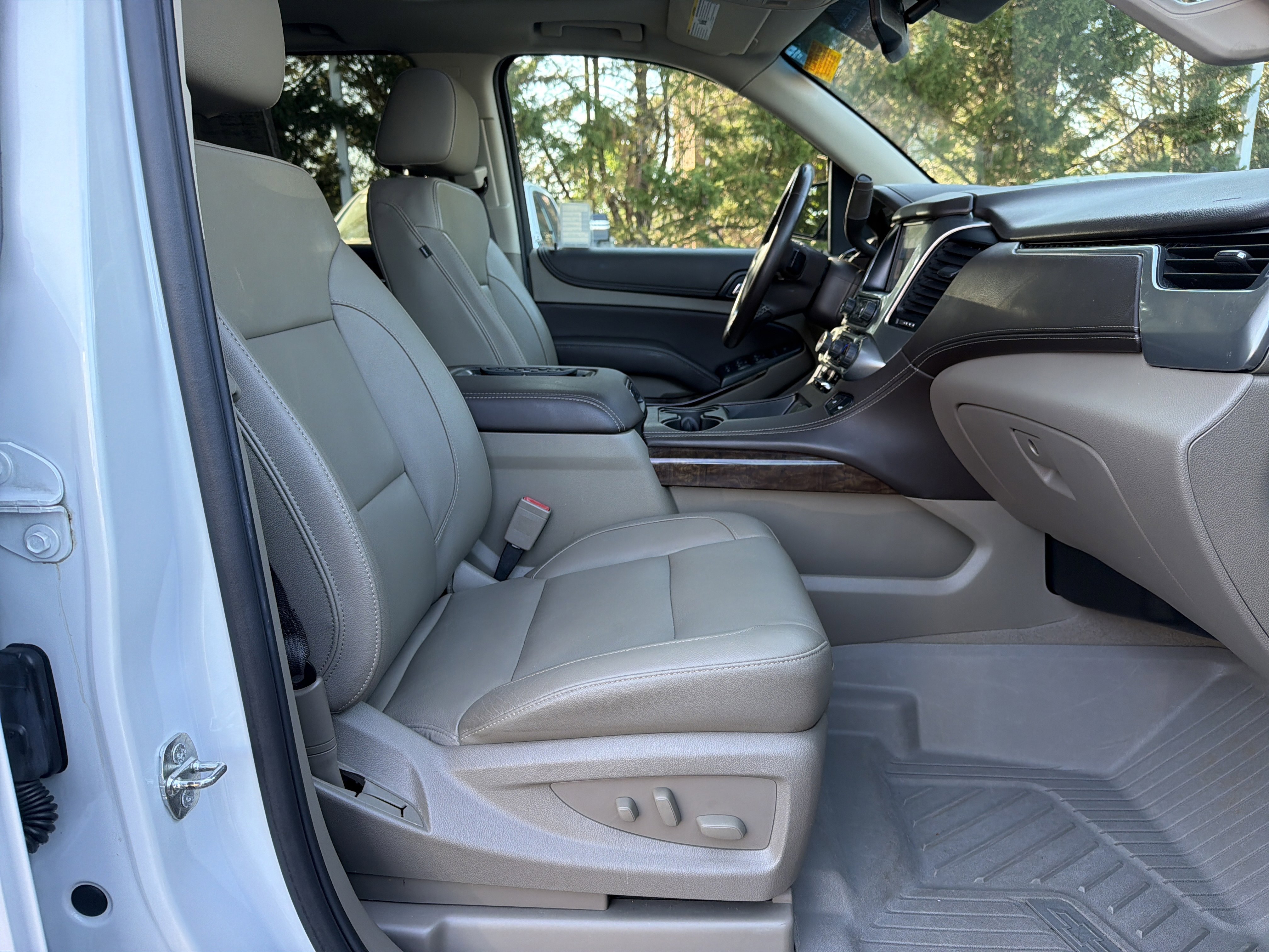 Used 2019 Chevrolet Suburban LT AWD/4WD image 34