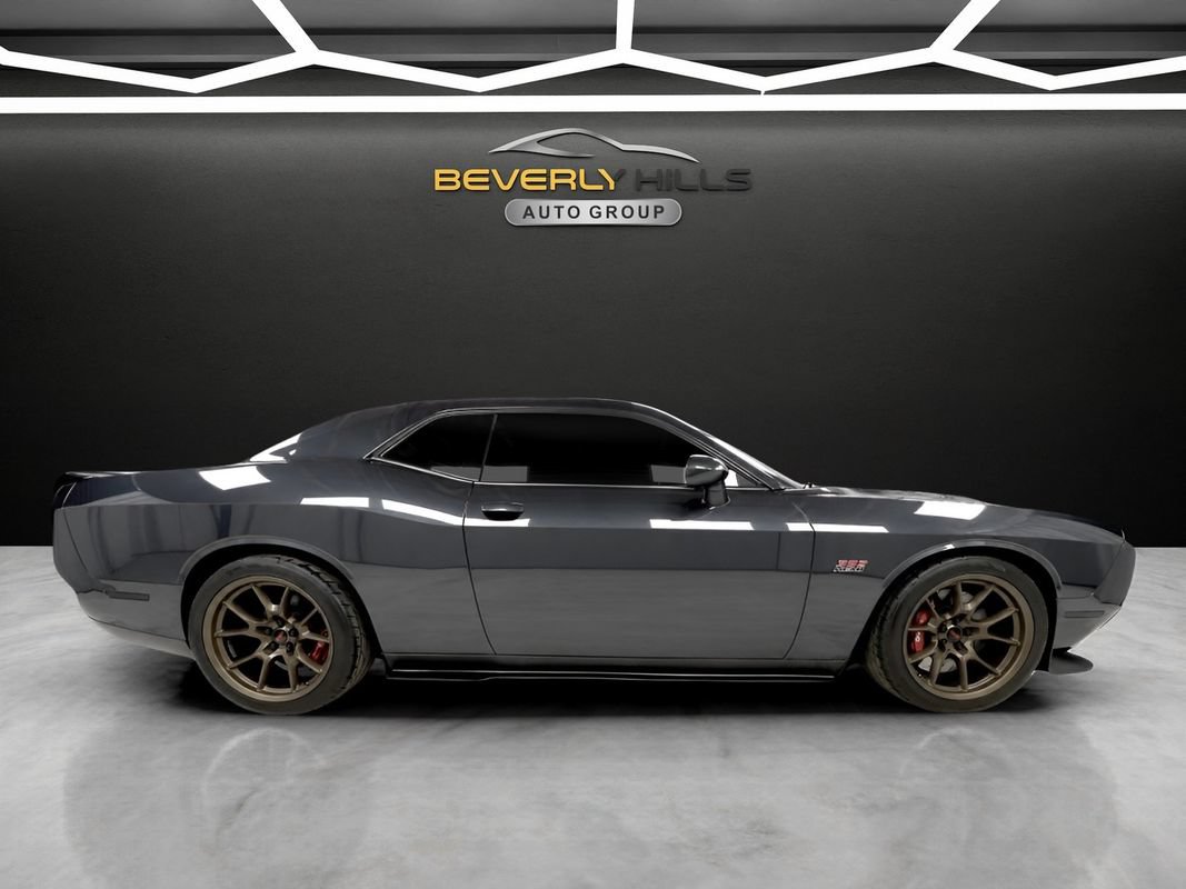 Used 2017 Dodge Challenger SRT w/ Technology Group RWD image 6