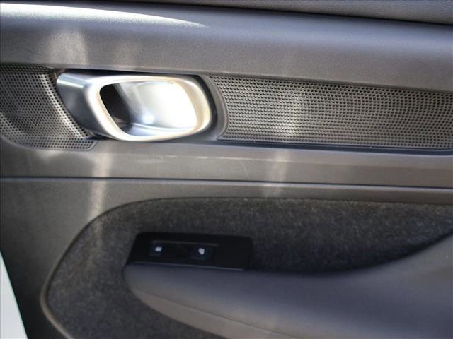 Used 2021 Volvo XC40 T4 R-Design w/ Climate Package FWD image 26