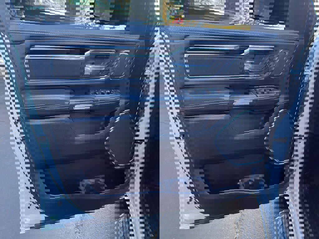 Used 2022 RAM 1500 Laramie image 12