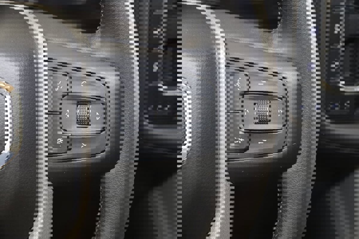 Used 2021 GMC Yukon Denali w/ Denali Premium Package image 36