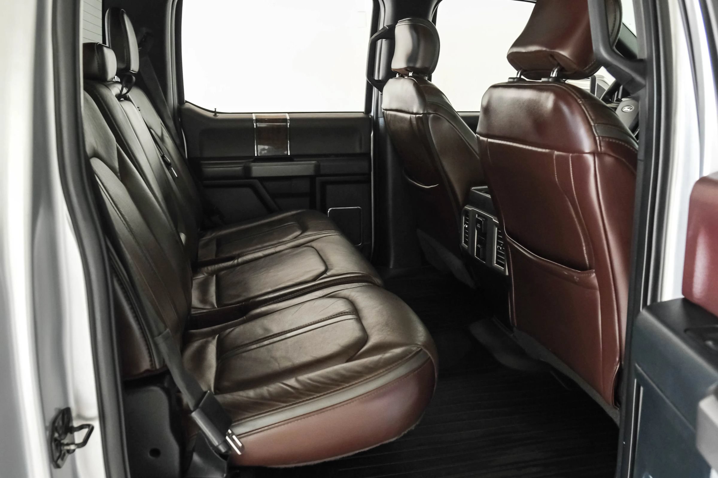 Used 2015 Ford F150 Platinum w/ Equipment Group 701A Luxury RWD image 31