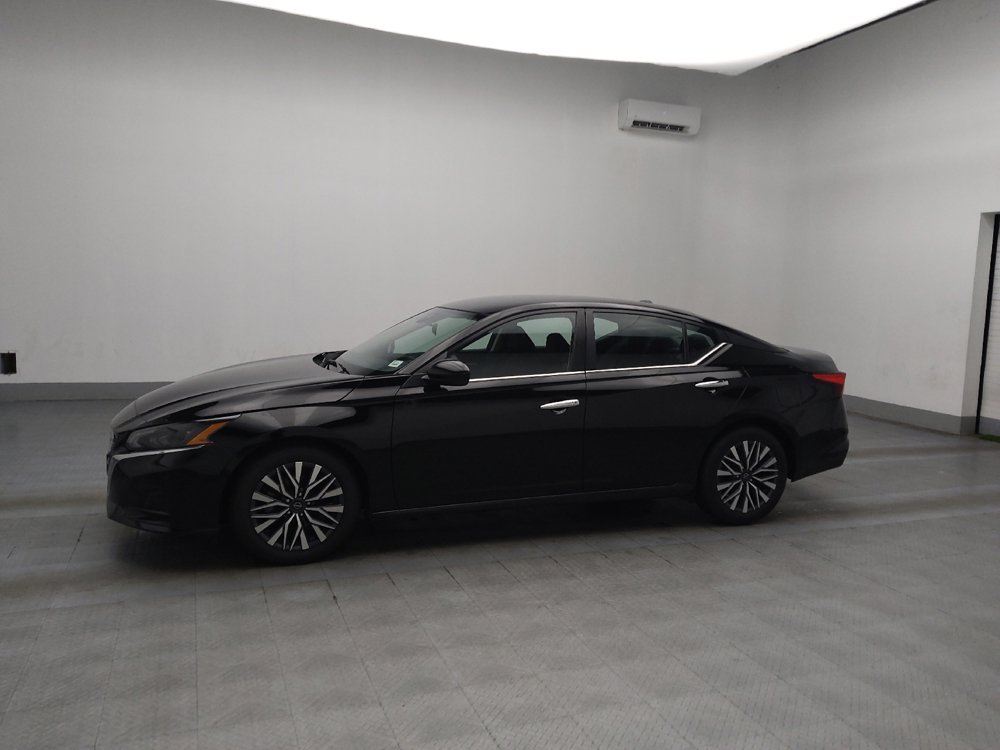 Used 2023 Nissan Altima 2.5 SV image 2