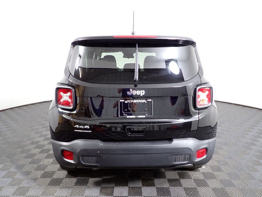 Used 2023 Jeep Renegade Latitude AWD/4WD image 15
