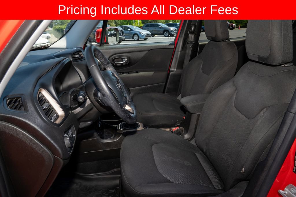 Used 2017 Jeep Renegade Latitude FWD image 9