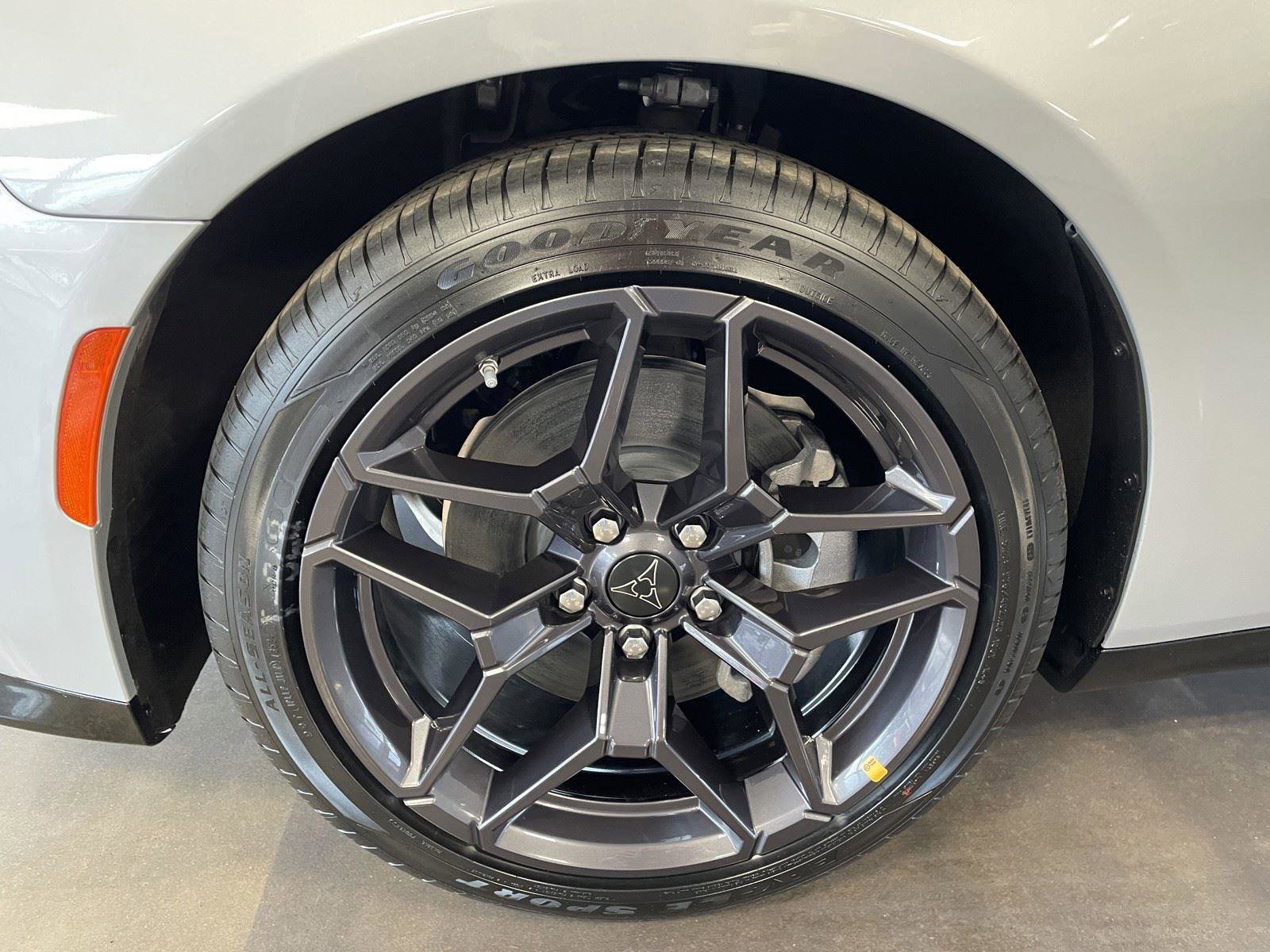 New 2024 Dodge Charger R/T w/ Plus Group image 29