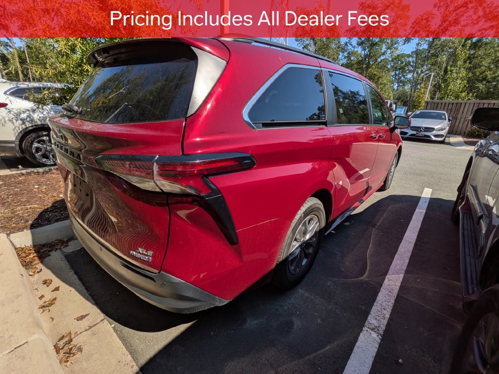 Used 2022 Toyota Sienna XLE FWD image 7