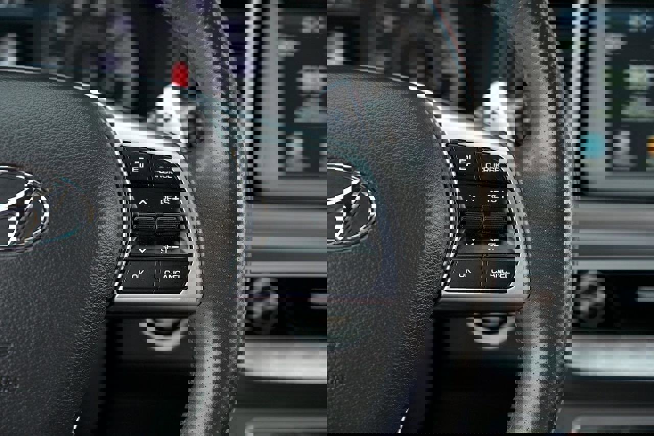 Used 2019 Hyundai Sonata Sport w/ Winter Weather Package image 17