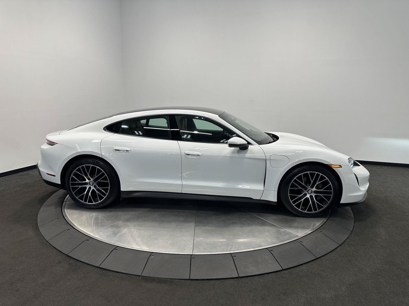Used 2021 Porsche Taycan RWD image 8