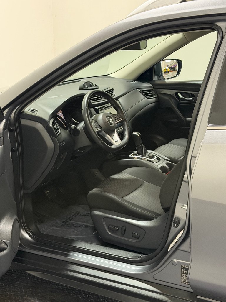Used 2018 Nissan Rogue SV AWD/4WD image 8