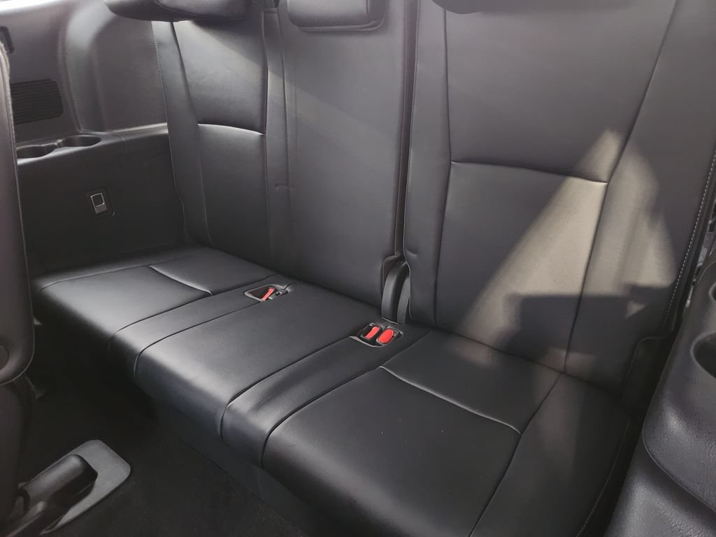 Used 2023 Toyota Highlander Platinum FWD image 32