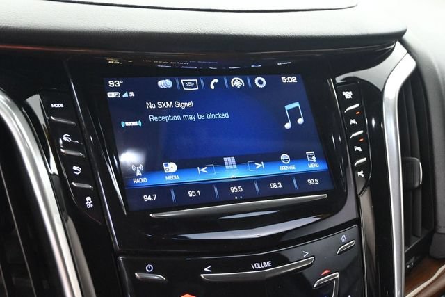 Used 2020 Cadillac Escalade Luxury w/ Escalade Sport Edition AWD/4WD image 27