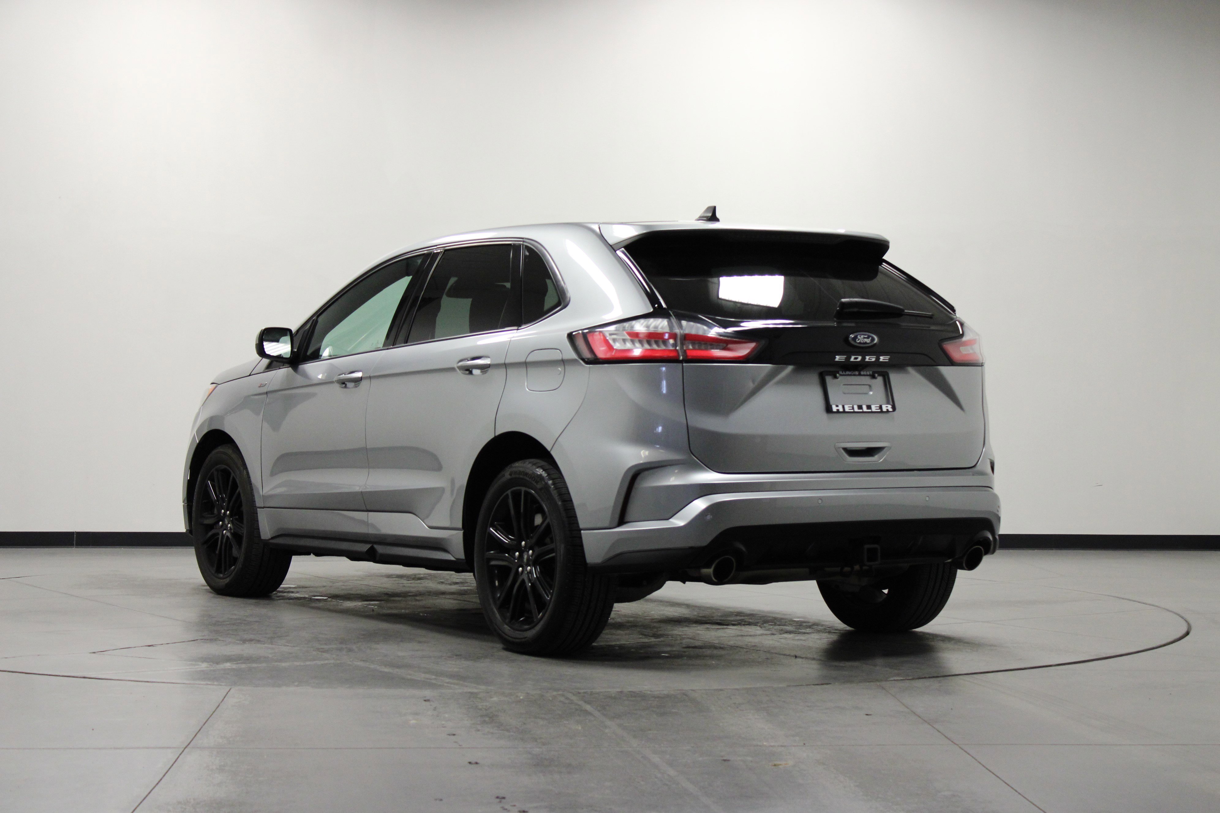 Used 2021 Ford Edge ST-Line w/ Class II Trailer Tow Package image 6
