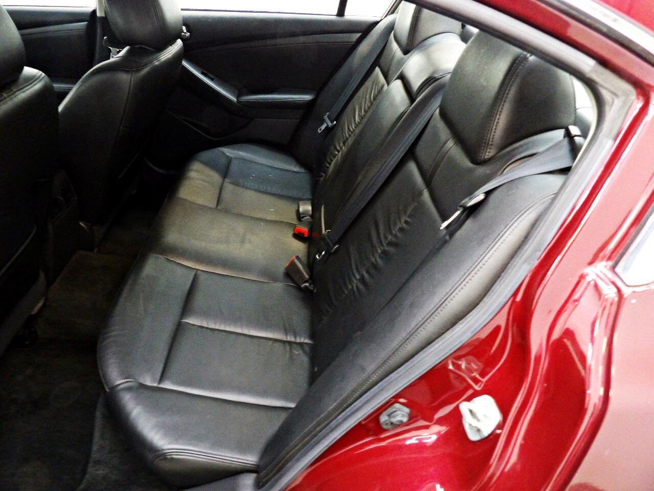 Used 2011 Nissan Altima 3.5 SR w/ 3.5SR Premium Pkg FWD image 10