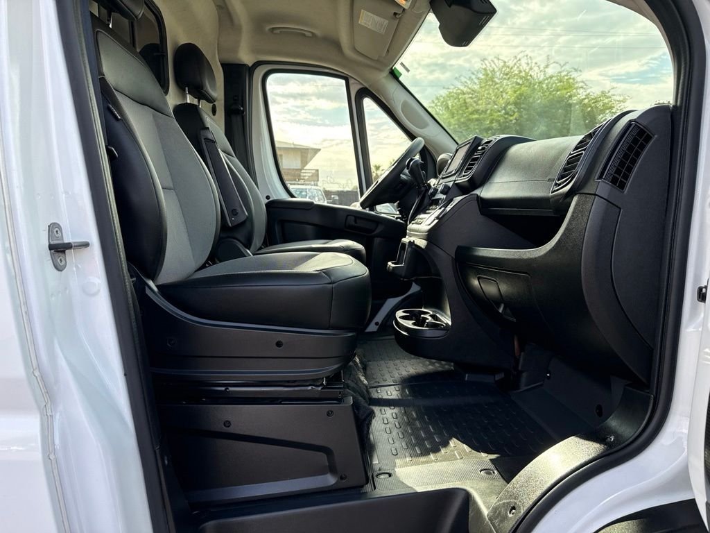 Used 2024 RAM ProMaster 2500 w/ Convenience Group FWD image 18