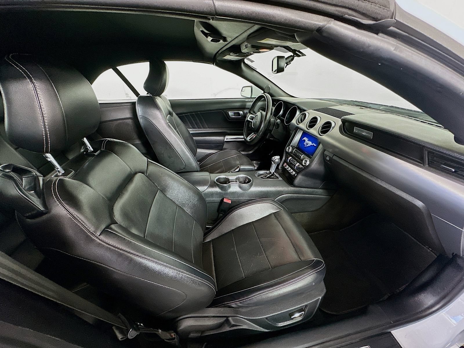 Used 2018 Ford Mustang Premium RWD image 31