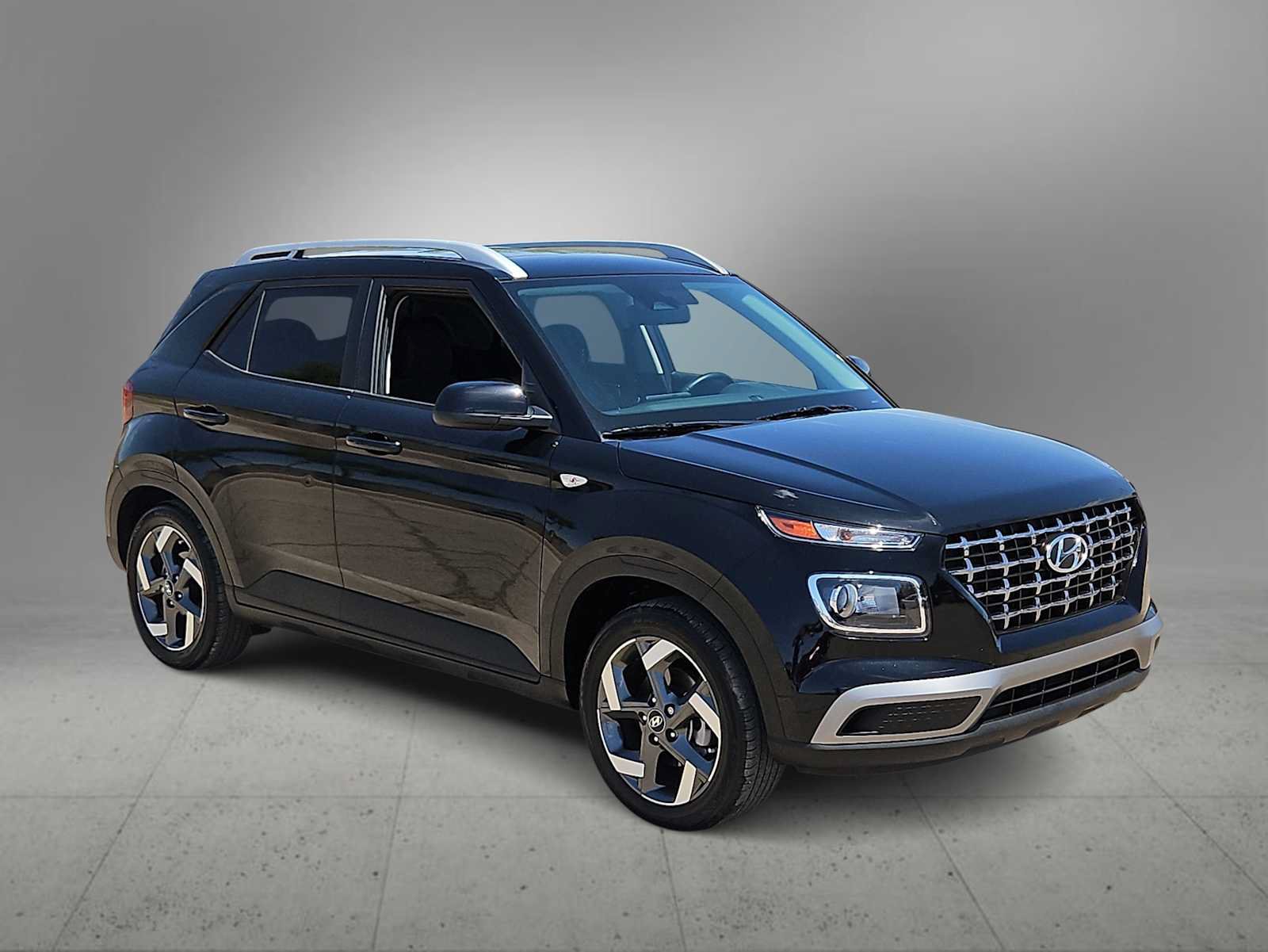 Certified 2024 Hyundai Venue SEL FWD image 2
