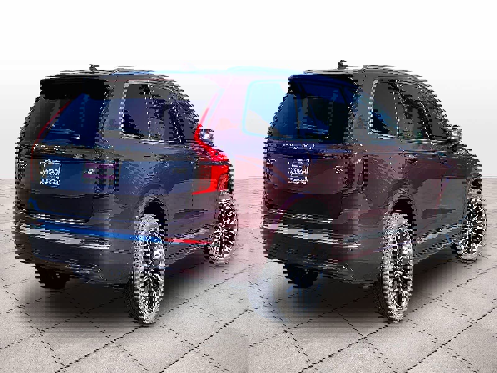 New 2026 Volvo XC90 T8 Plus w/ Protection Package Premier image 4