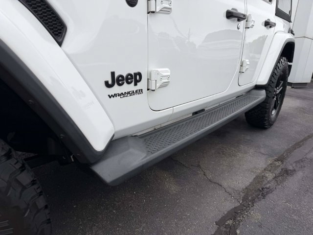 Used 2020 Jeep Wrangler Unlimited Sahara AWD/4WD image 7