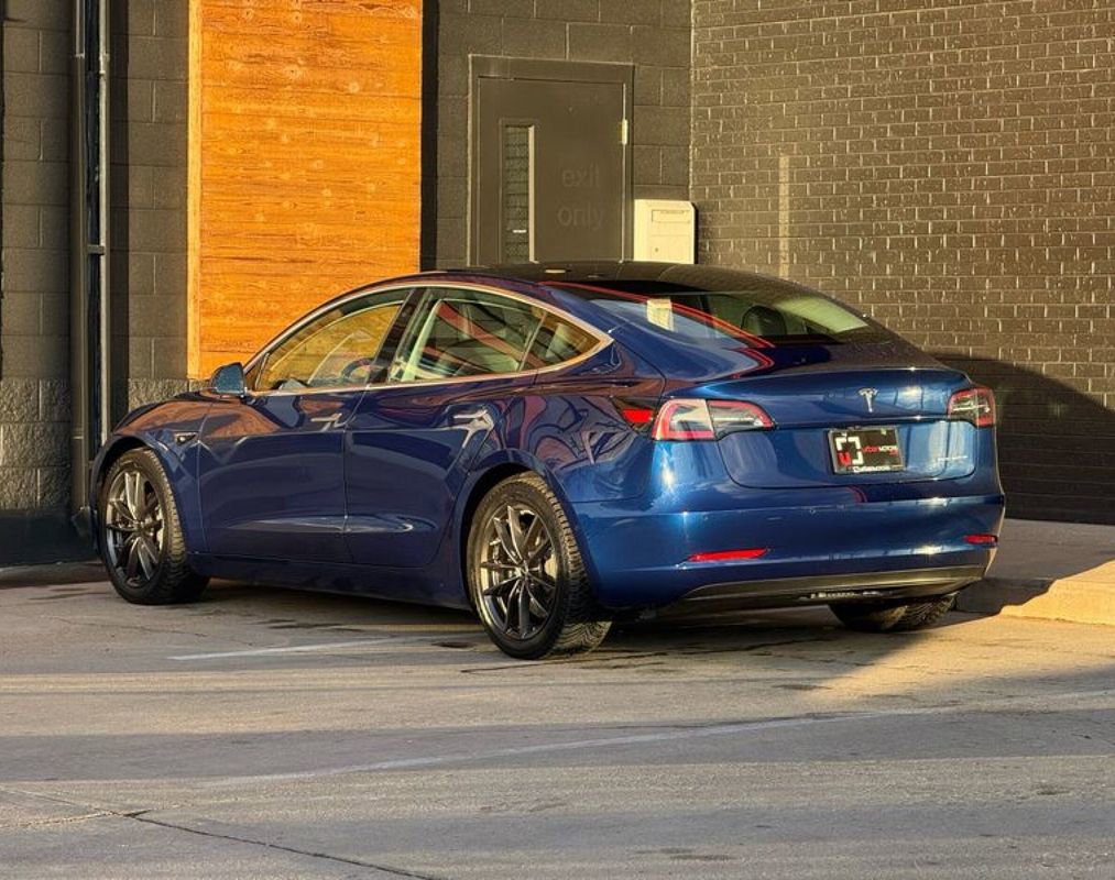Used 2020 Tesla Model 3 Long Range AWD/4WD image 3