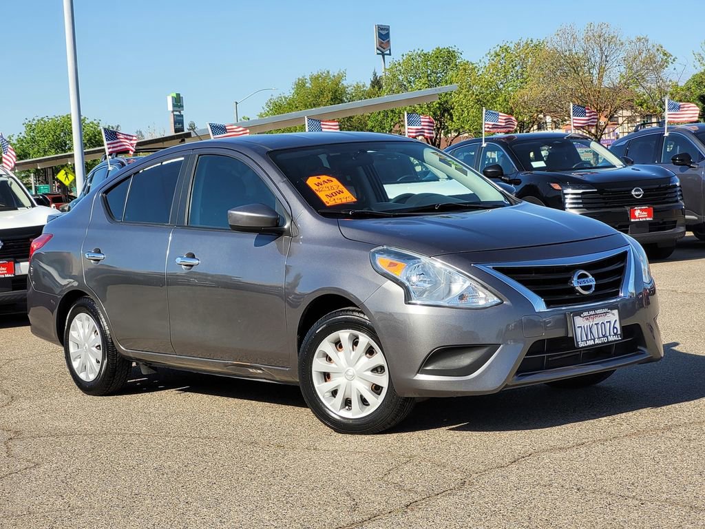 Used 2016 Nissan Versa SV image 2