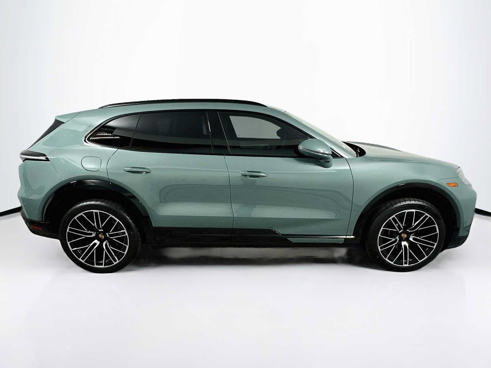 New 2026 Porsche Cayenne Electric AWD/4WD image 8