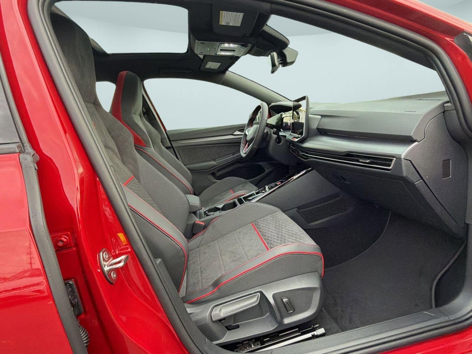 New 2026 Volkswagen Golf SE FWD image 27