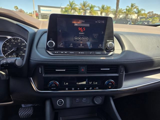 Used 2023 Nissan Rogue SV FWD image 18