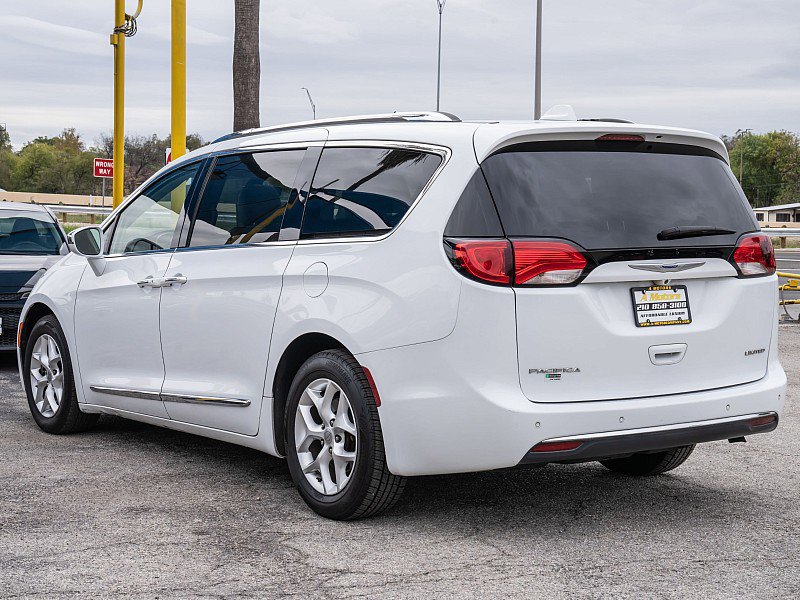 Used 2020 Chrysler Pacifica Limited image 7