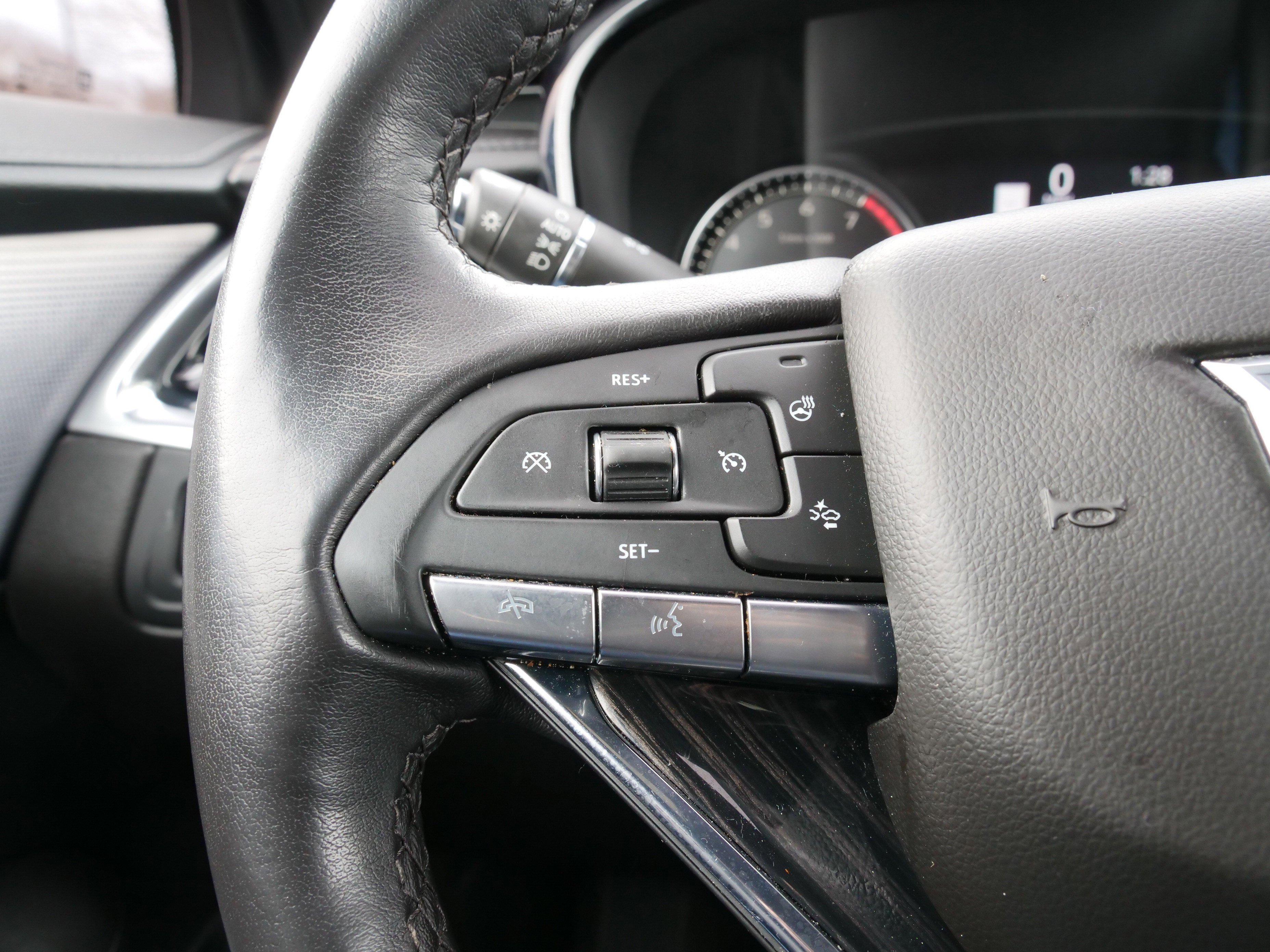 Certified 2022 Cadillac XT6 Premium Luxury image 23