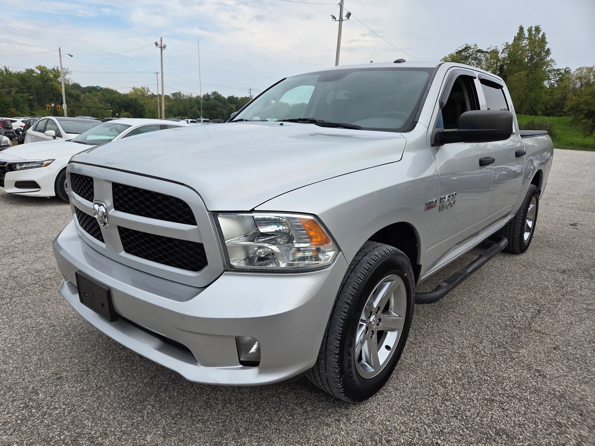 Used 2017 RAM 1500 Express AWD/4WD image 6