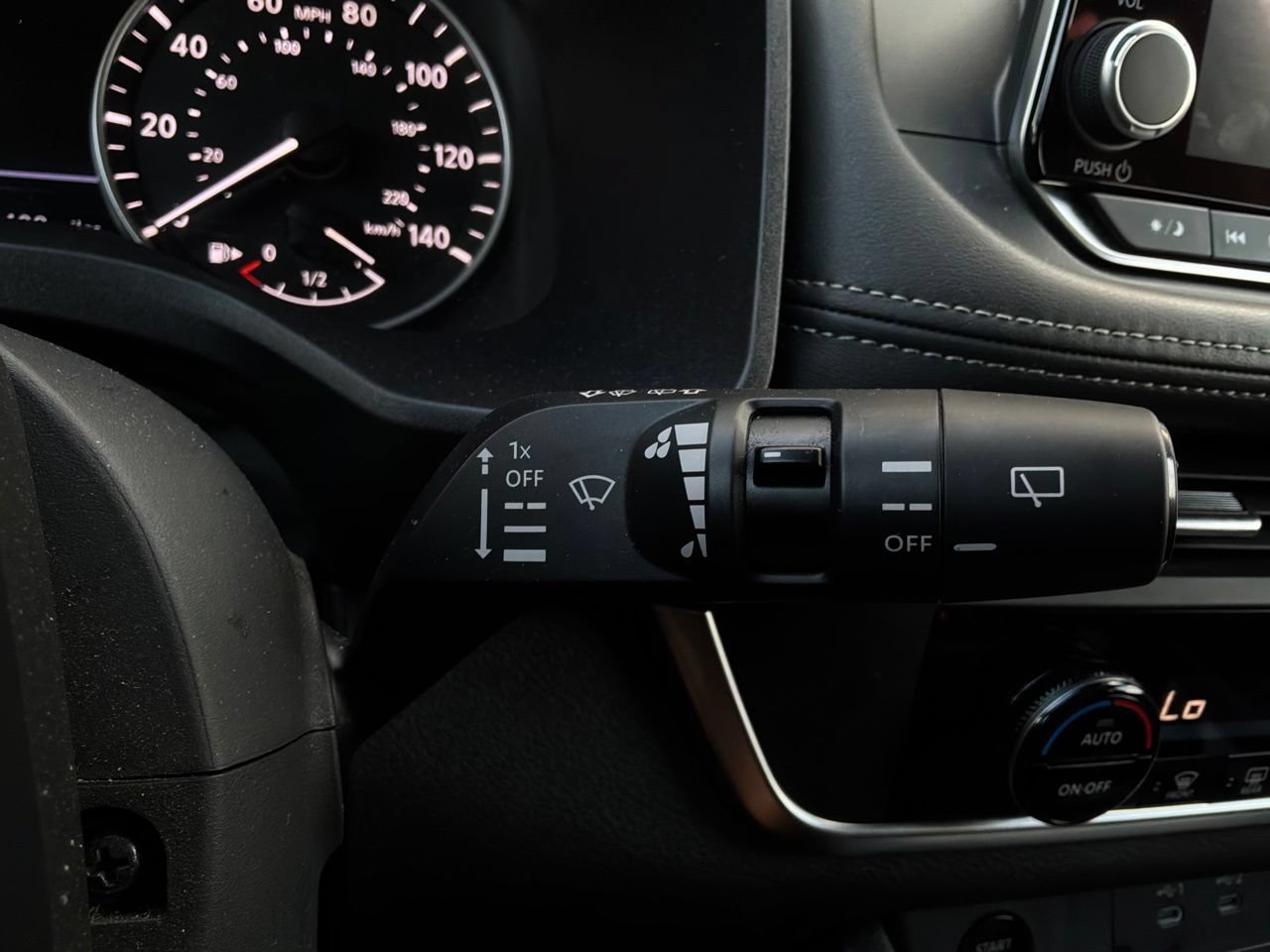 Used 2025 Nissan Rogue SV FWD image 39