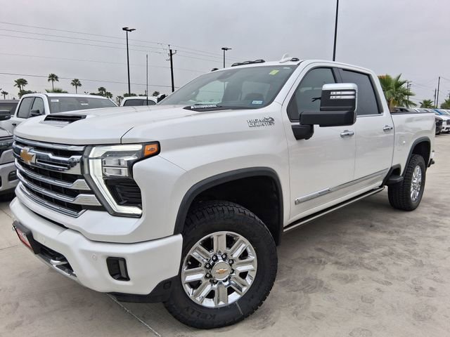 Used 2024 Chevrolet Silverado 2500 High Country w/ Technology Package AWD/4WD image 3