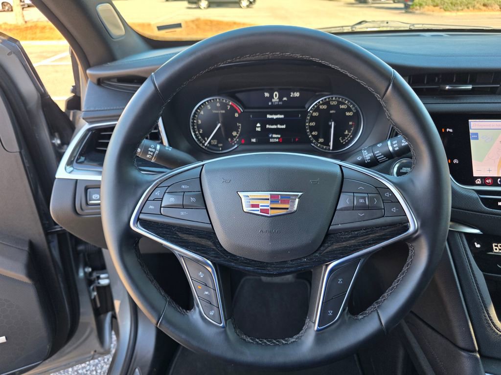 Used 2025 Cadillac XT5 Premium Luxury image 23