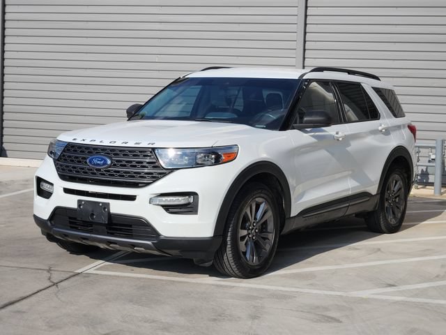 Used 2021 Ford Explorer XLT w/ Equipment Group 202A RWD image 4