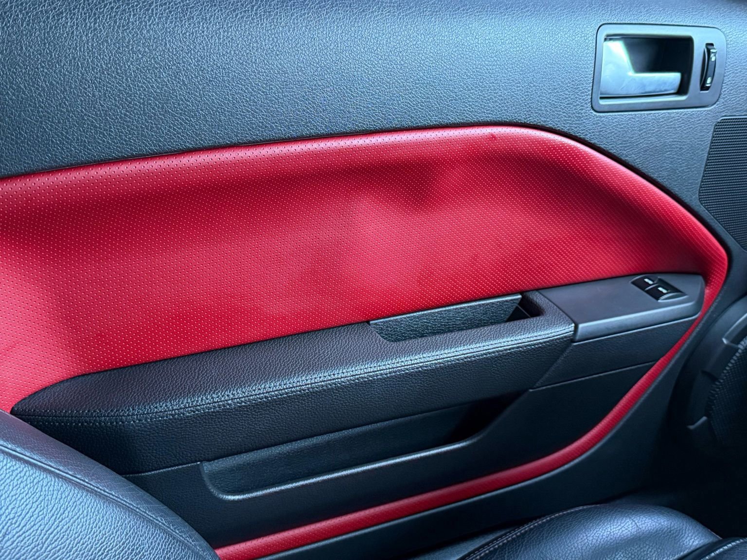 Used 2007 Ford Mustang Shelby GT500 image 27