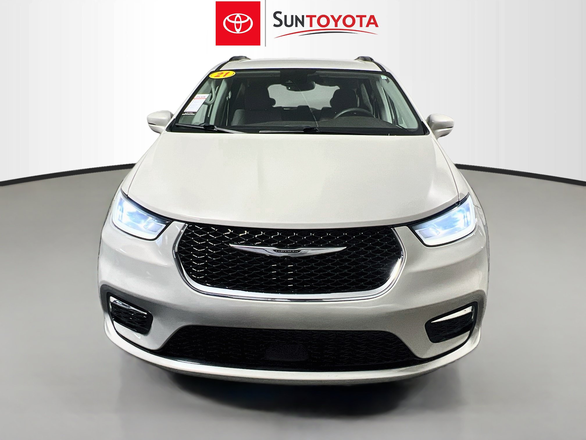 Used 2021 Chrysler Pacifica Touring FWD image 10