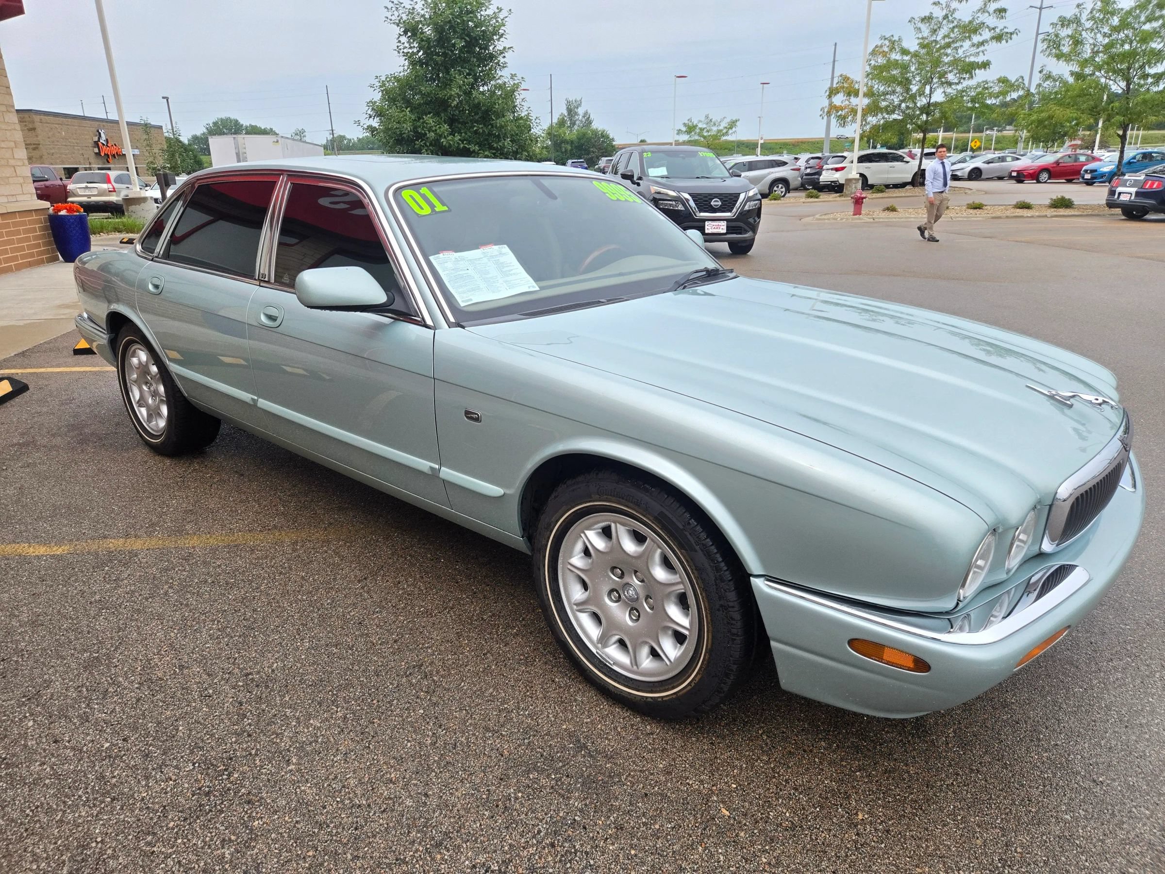 Used 2001 Jaguar XJ8 RWD image 3