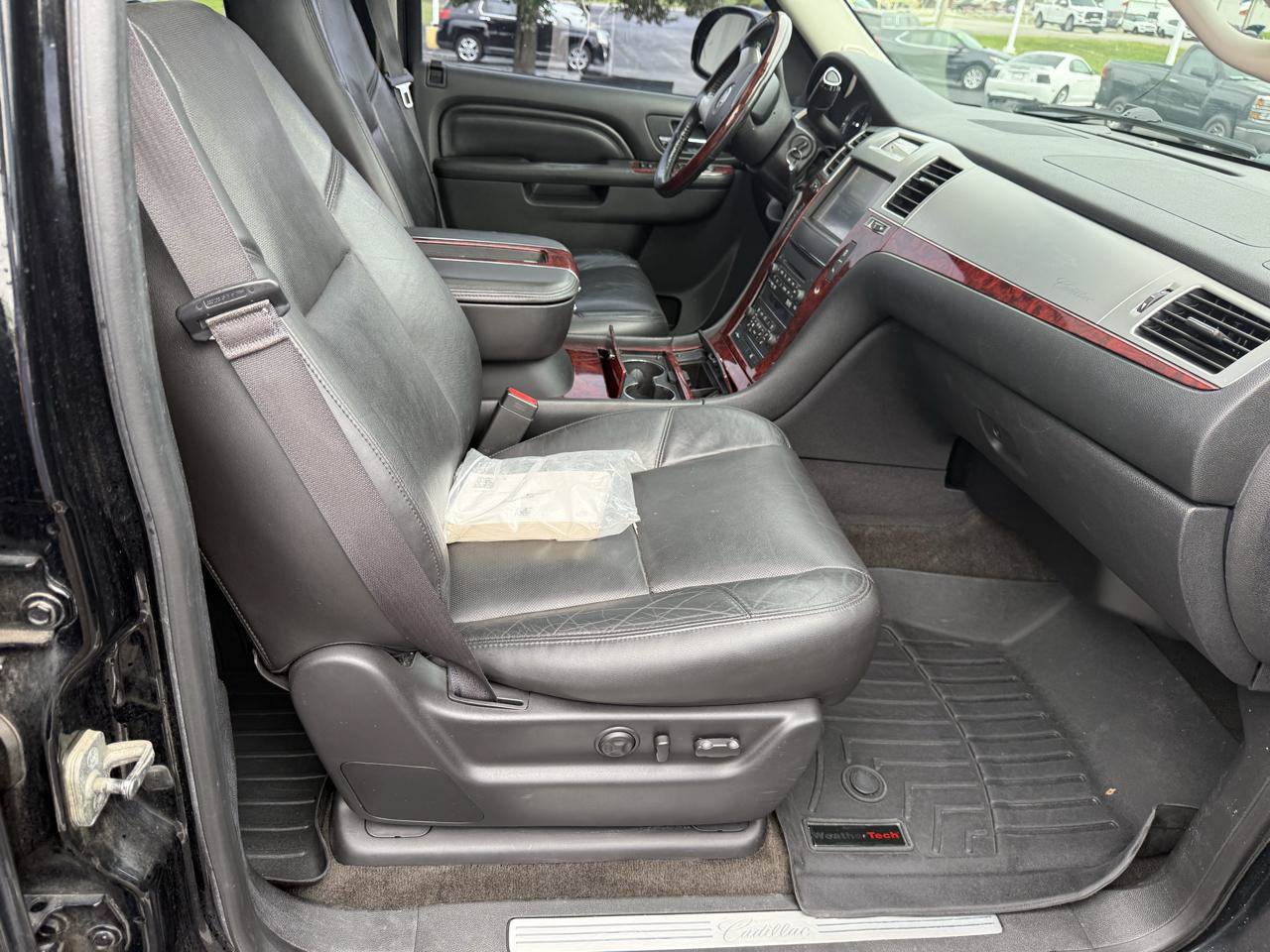 Used 2013 Cadillac Escalade ESV Premium AWD/4WD image 20