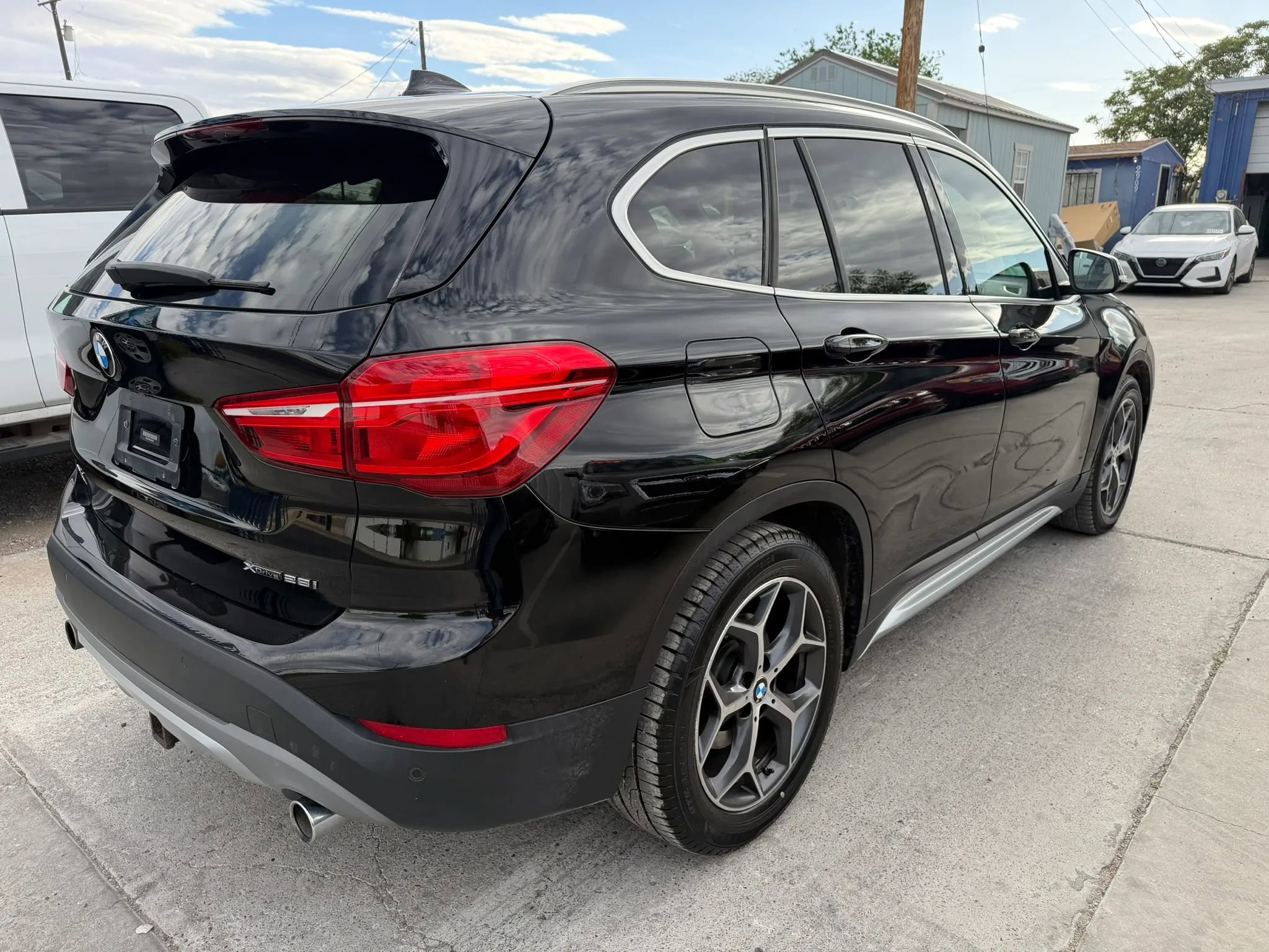 Used 2018 BMW X1 xDrive28i w/ Convenience Package AWD/4WD image 4