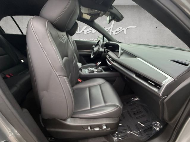 Used 2025 Cadillac XT4 Premium Luxury FWD image 24