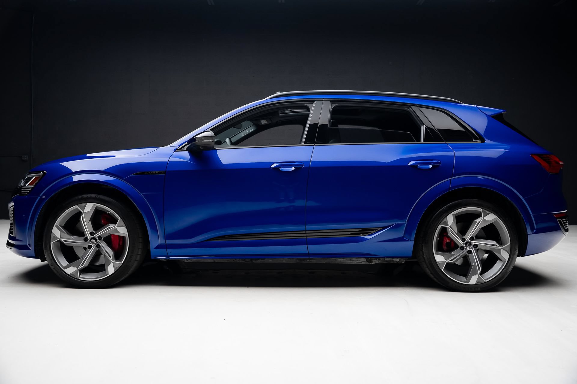 Used 2024 Audi SQ8 e-tron Premium Plus AWD/4WD image 18