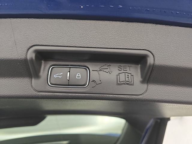 Used 2022 Ford Explorer XLT w/ Equipment Group 202A image 51