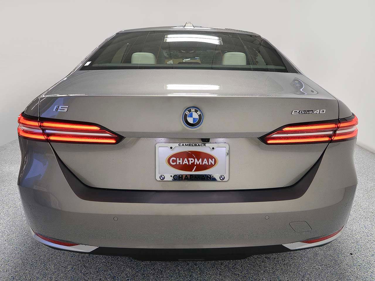 Used 2025 BMW i5 eDrive40i w/ Premium Package image 4