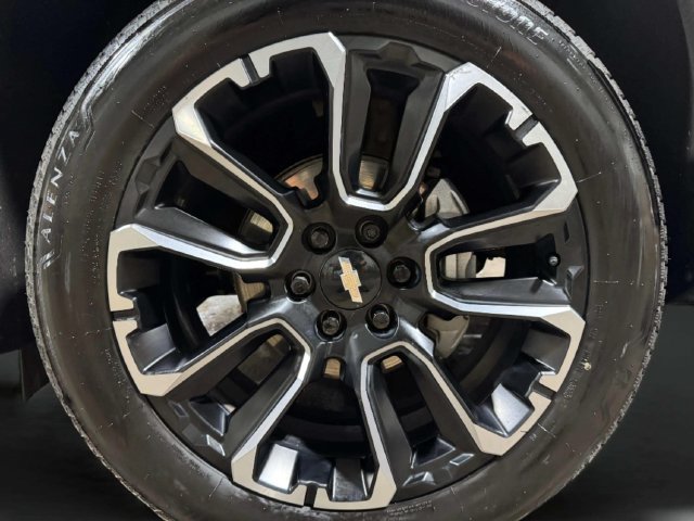 Used 2023 Chevrolet Tahoe High Country w/ Premium Package 2 AWD/4WD image 38
