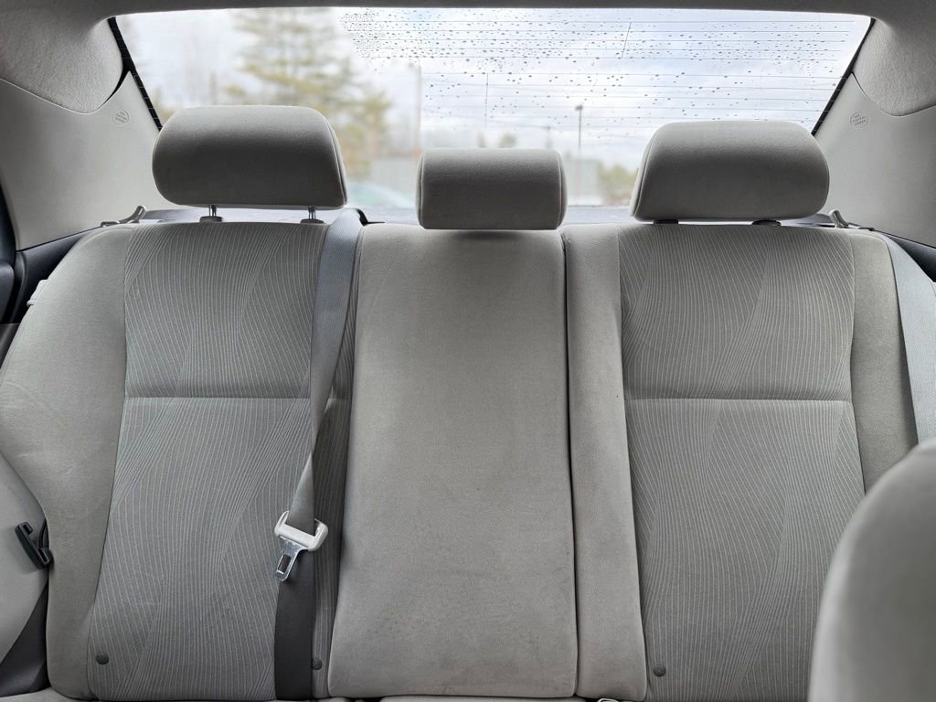 Used 2013 Toyota Corolla LE image 19